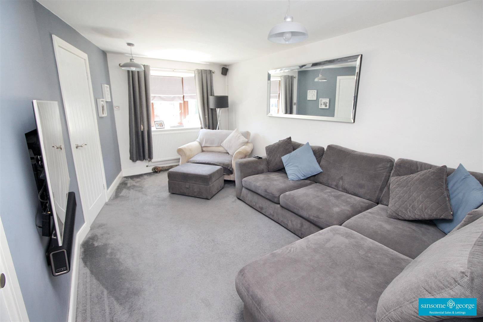3 bed property in Test Close, Reading